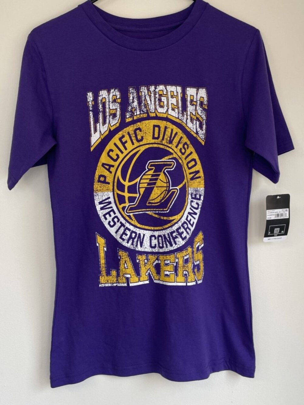 NWT NBA Los Angeles Lakers Boys Graphic T-Shirt Purple Size XL 16/18